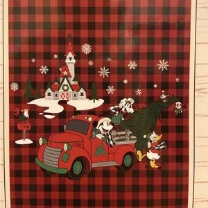 Disney Mickey and Friends Christmas Farm House Fleece Throw